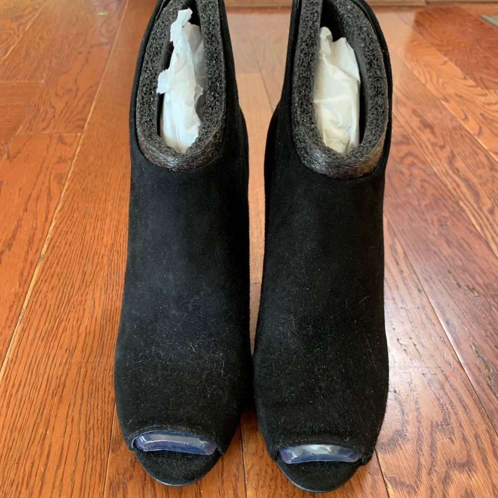 Enzo Angiolini Size 9 Black Suede Open Toe Booties